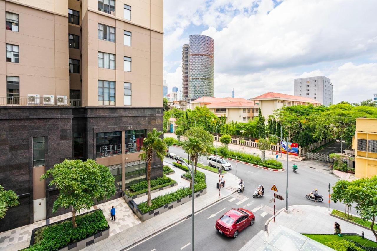 Căn hộ Saigon Royal - Spacious D4 - Hana 06 *